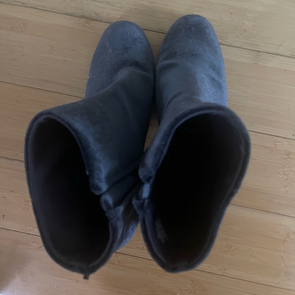 Velvet booties - Picture 2 of 4